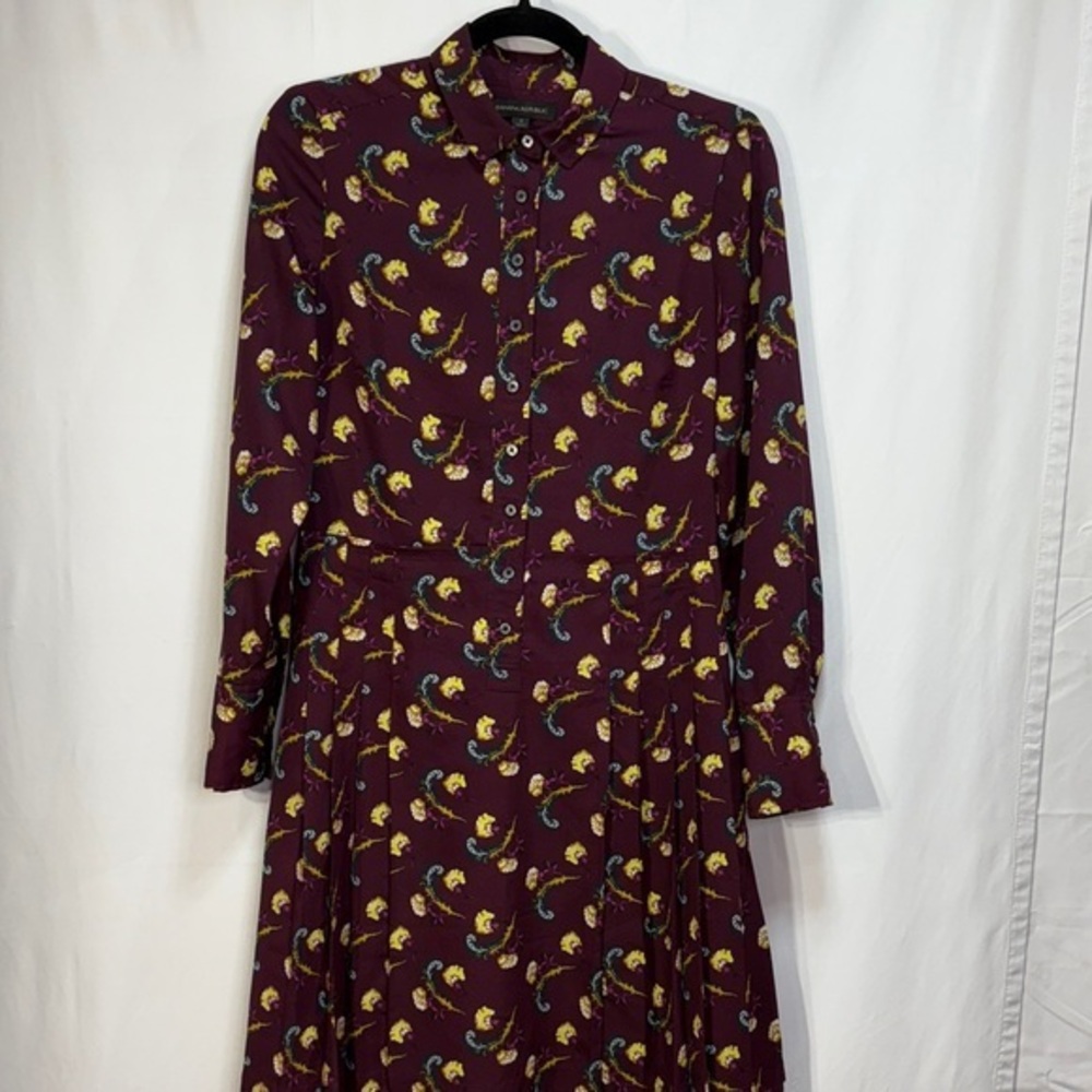 🪸 Banana Republic long sleeve pleated skirt, Maroon  floral  Dress: